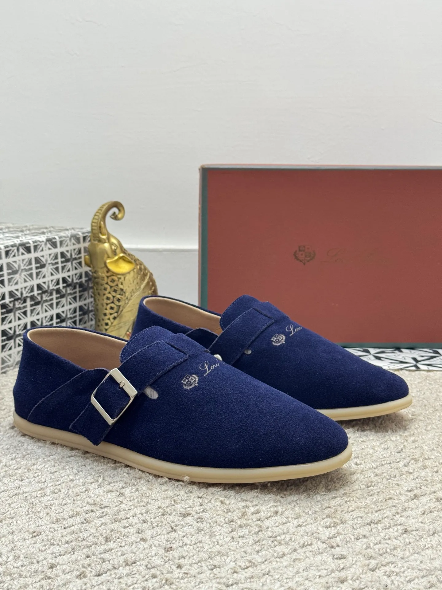 Men's men's shoes 💰420 [New style] 🍓🍓Loro Piana - LP's new moccasin shoes are made of water-repellent treated suede uppers with rubber soles, a classic. The complex craftsmanship and meticulous structure make the shoes light and soft, allowing you to walk comfortably and freely. Perfect for wearing at the beach or out in the water during the summer. Size: 38-44 (45 customized